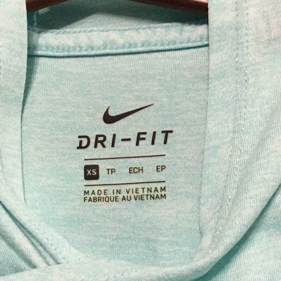 Dri fit Nike hooded pullover - Picture 6 of 10